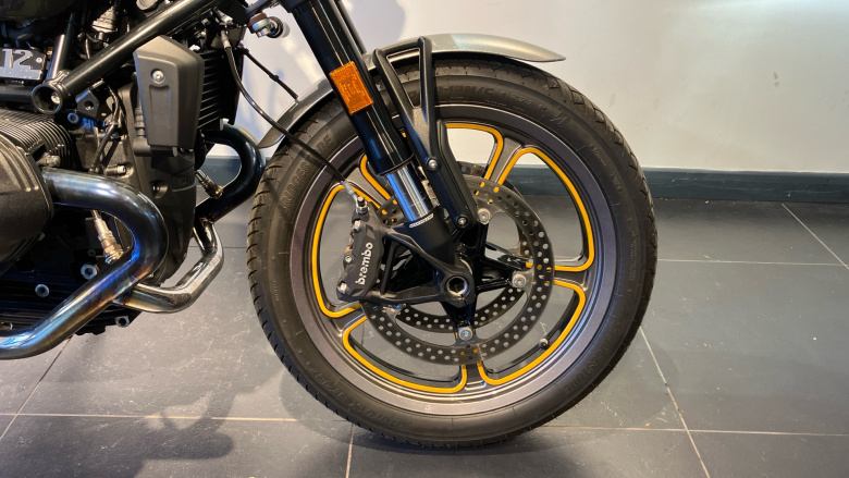 BMW R12 (24MY)